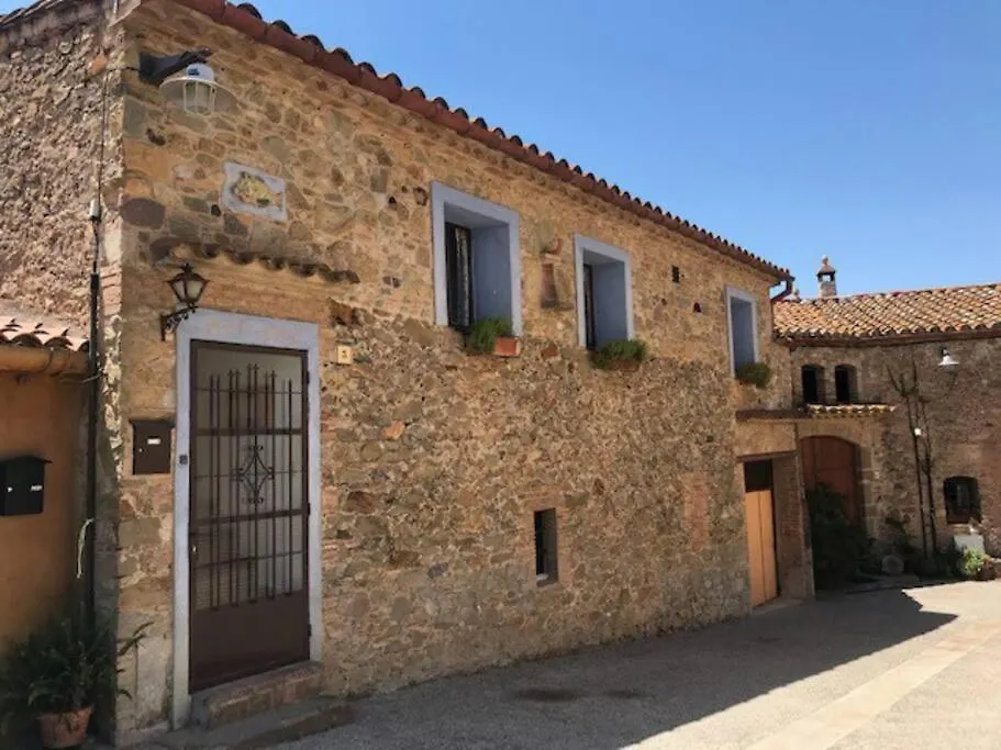 La Barnova - Little Gem Loft In L\'Emporda contacts